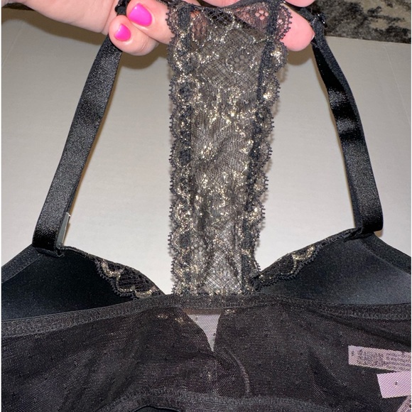 Victoria’s Secret front hook bra - Picture 3 of 5
